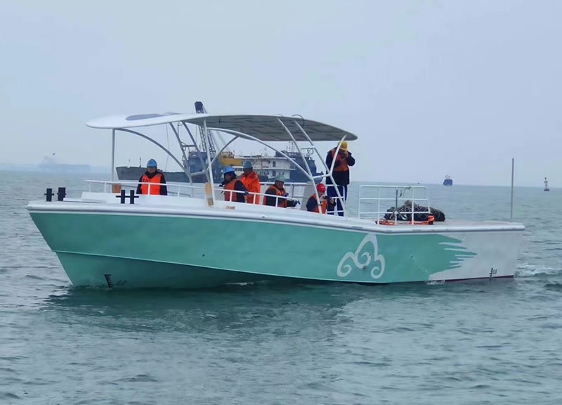 13.5-meter tourist boat